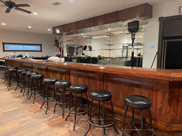 Turn Key Bar & Apartment in Riverdale, CA: 5020 19 1/2 Ave, Riverdale, CA 93656